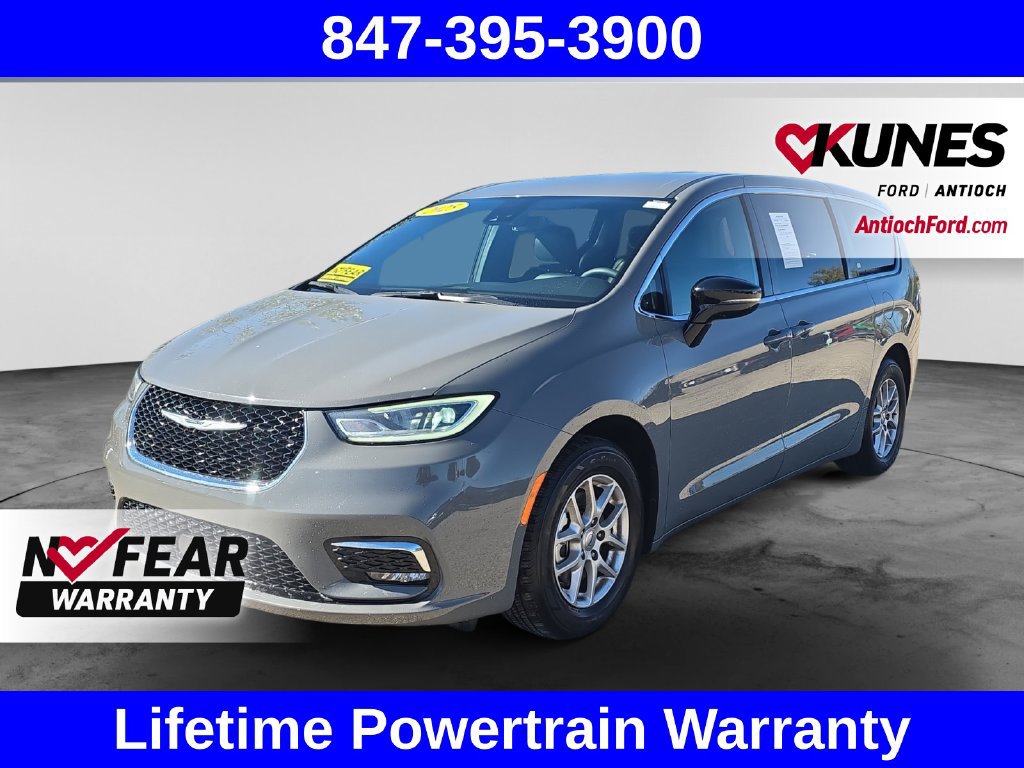 Used 2025 Chrysler Pacifica Select FWD image 5