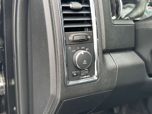 Used 2018 RAM 2500 Laramie w/ Off Road Package image 16