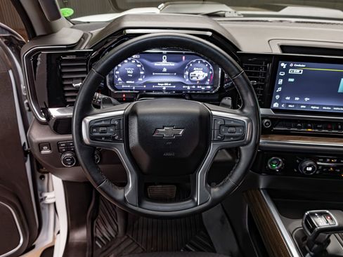 Used 2024 Chevrolet Silverado 1500 LT Trail Boss AWD/4WD image 19