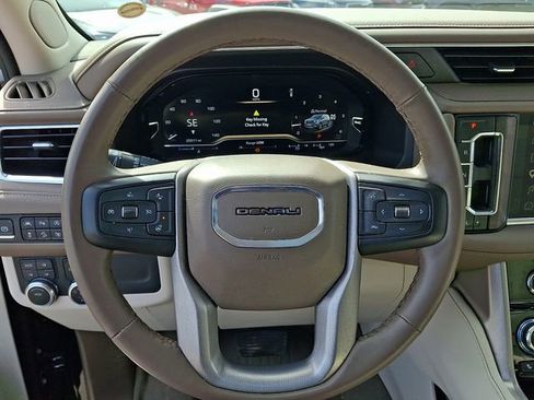 Used 2024 GMC Yukon XL Denali image 19