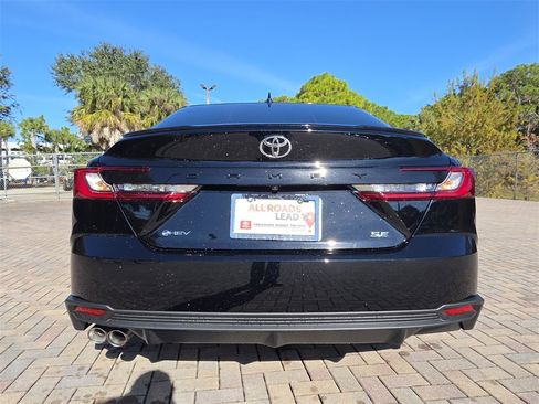 Used 2026 Toyota Camry SE image 10