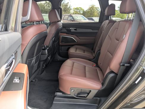 Used 2023 Kia Telluride SX image 17