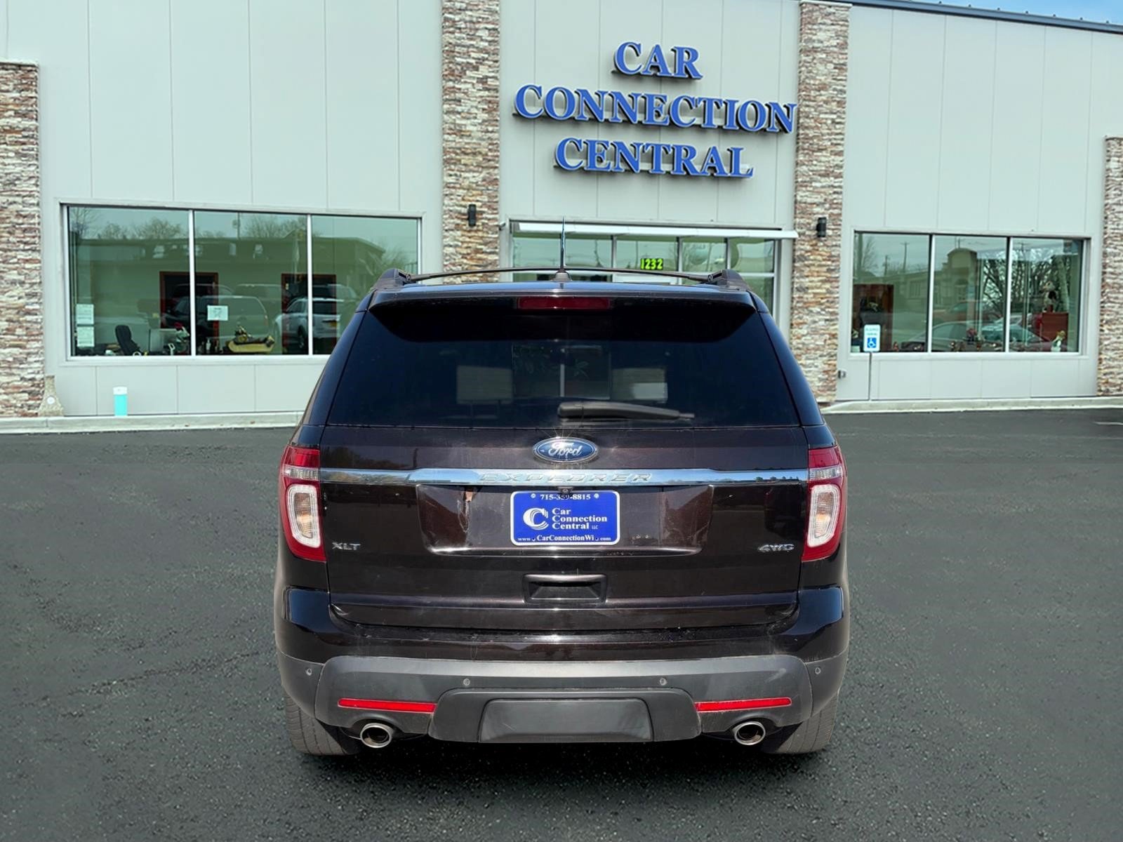 Used 2014 Ford Explorer XLT w/ Equipment Group 202A AWD/4WD image 3