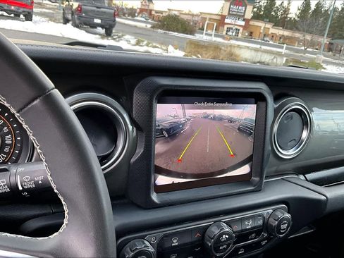 Used 2023 Jeep Wrangler Sahara image 27