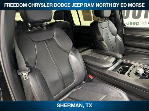 Used 2024 Jeep Wagoneer Series II AWD/4WD image 10