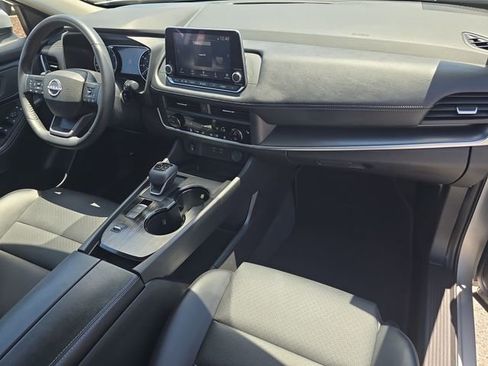 Certified 2025 Nissan Rogue SV w/ SV Premium Package FWD image 12