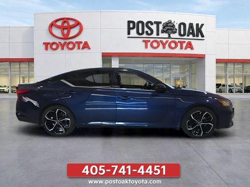 Used 2023 Nissan Altima 2.5 SR w/ SR Premium Package FWD image 5