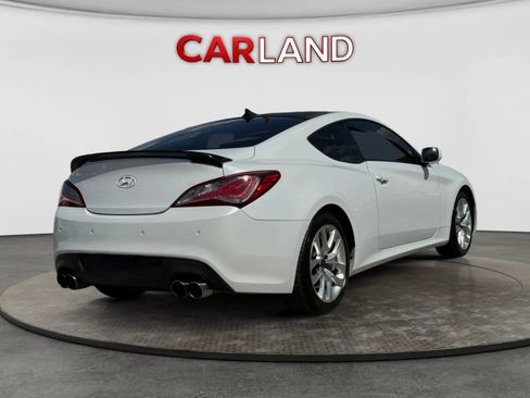 Used 2014 Hyundai Genesis 2.0T RWD image 5