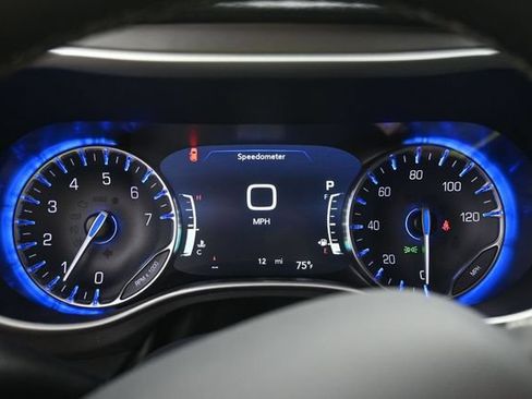 New 2027 Chrysler Pacifica Select AWD/4WD image 24
