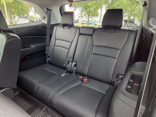 Used 2017 Honda Pilot Touring image 16