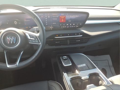 Used 2025 Buick Enclave Preferred FWD image 11