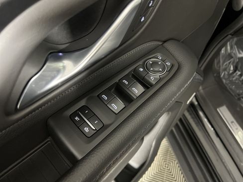 Used 2022 GMC Yukon Denali AWD/4WD image 15