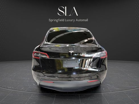 Used 2022 Tesla Model Y Long Range AWD/4WD image 6