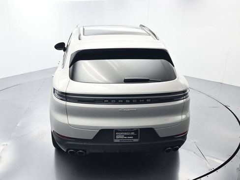 Certified 2025 Porsche Cayenne AWD/4WD image 38