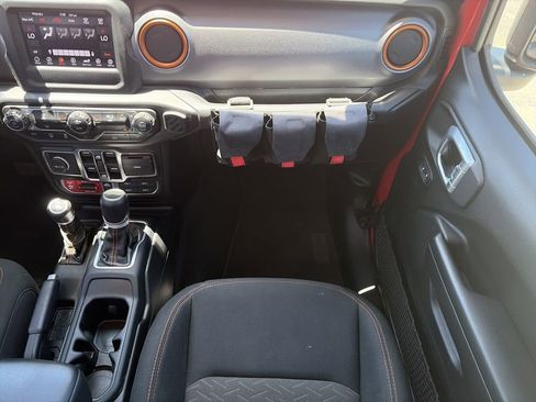 Used 2021 Jeep Gladiator Mojave w/ Trailer Tow Package AWD/4WD image 16