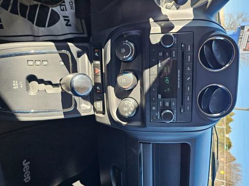 Used 2017 Jeep Patriot High Altitude image 11