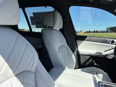Used 2026 BMW X5 sDrive40i w/ M Sport Package RWD image 21