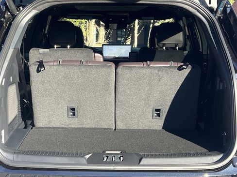 New 2026 Ford Explorer Platinum image 24