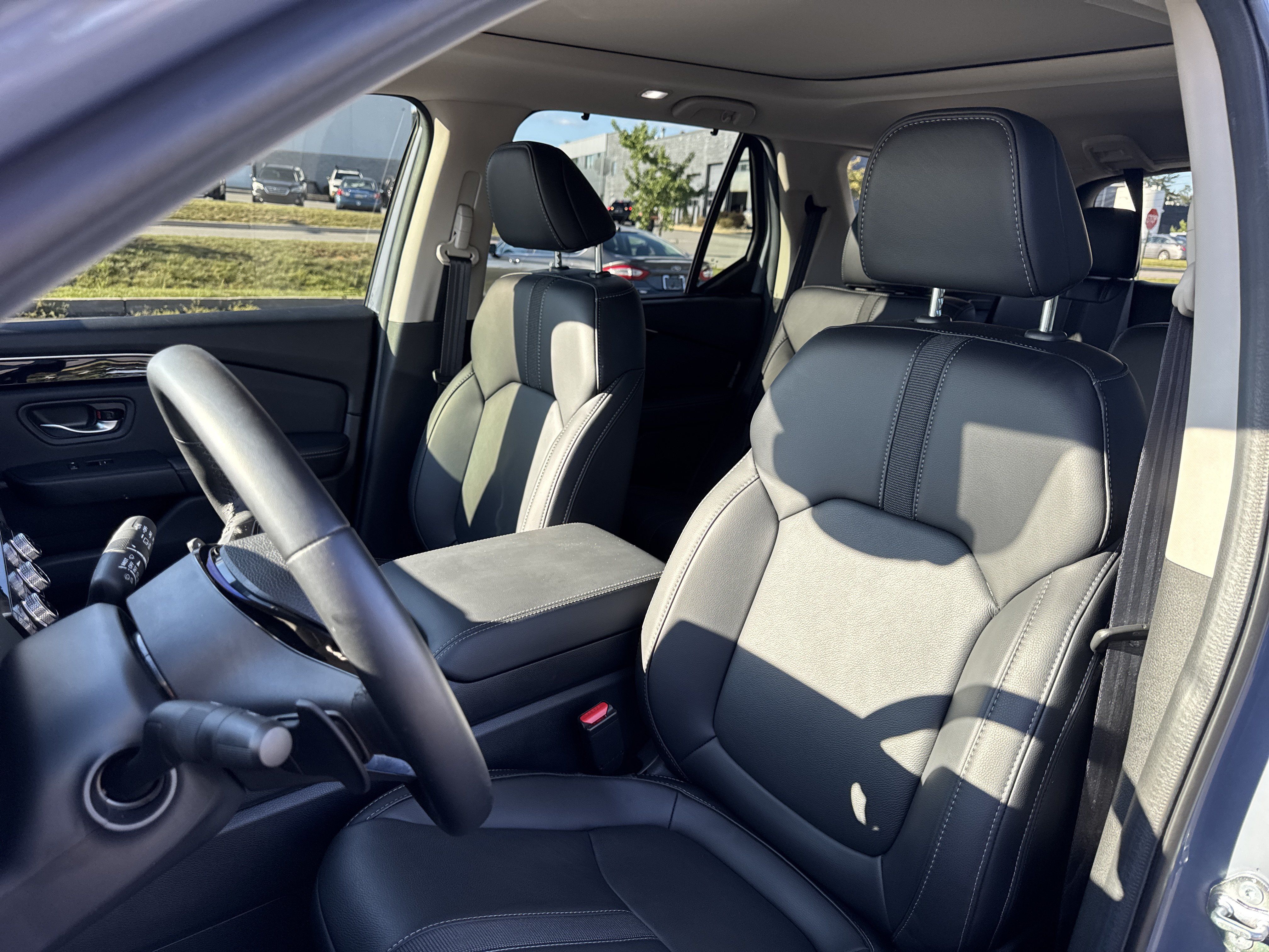 Used 2025 Honda Pilot Touring image 15