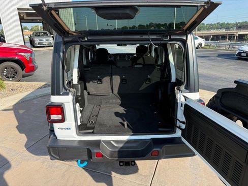 Used 2023 Jeep Wrangler Unlimited AWD/4WD image 7