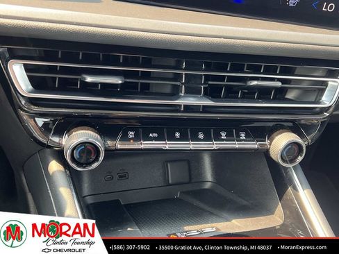 Certified 2024 Chevrolet Traverse LT FWD image 23