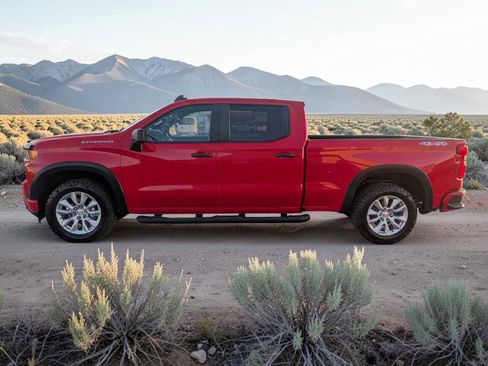 Used 2021 Chevrolet Silverado 1500 Custom AWD/4WD image 3