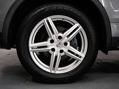 Used 2015 Porsche Cayenne Diesel AWD/4WD image 50