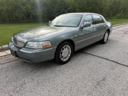 Used 2006 Lincoln Town Car Signature Limited