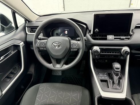 Used 2024 Toyota RAV4 XLE image 31