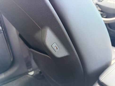 Used 2023 Kia Niro Wave image 42