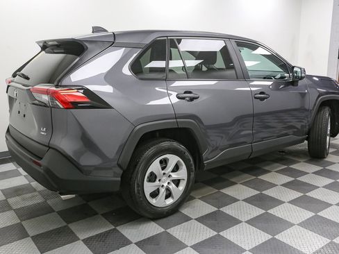 Used 2024 Toyota RAV4 LE AWD/4WD image 8