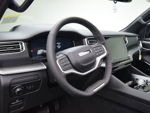 New 2026 Jeep Grand Wagoneer Limited AWD/4WD image 35