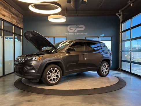 Used 2022 Jeep Compass Latitude AWD/4WD image 23