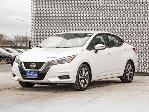 Used 2021 Nissan Versa SV image 7