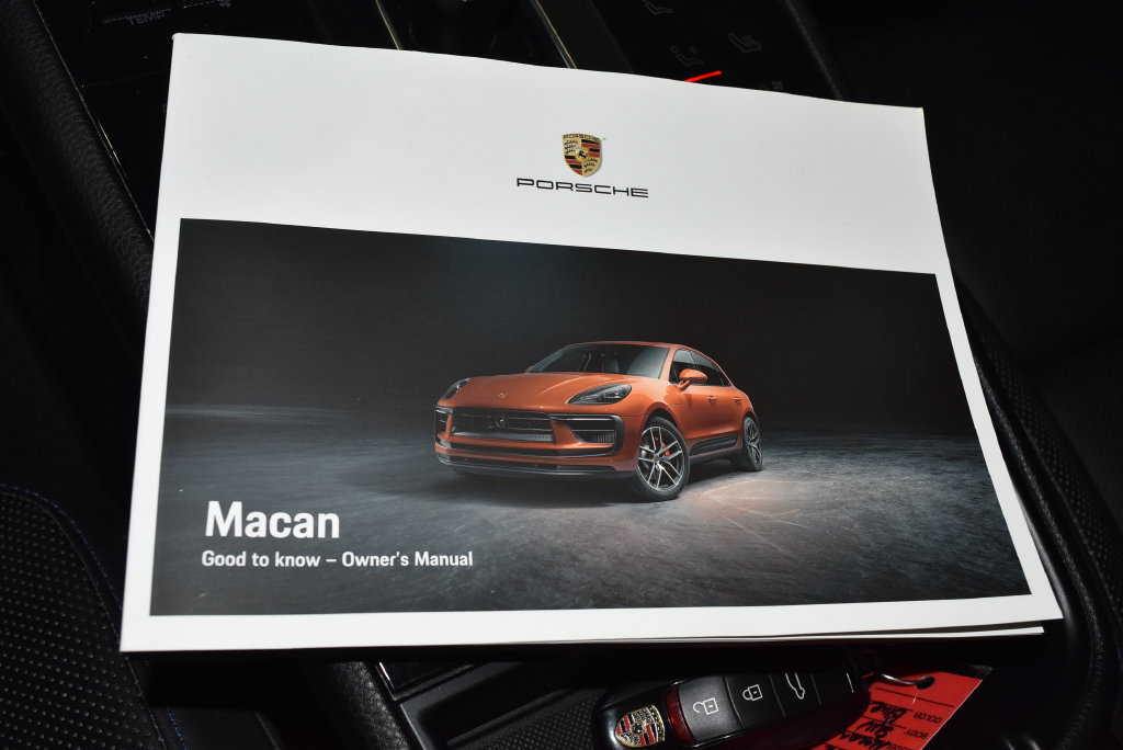 Used 2022 Porsche Macan AWD/4WD image 12