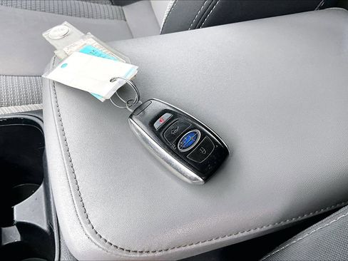 Used 2022 Subaru Outback Premium image 34