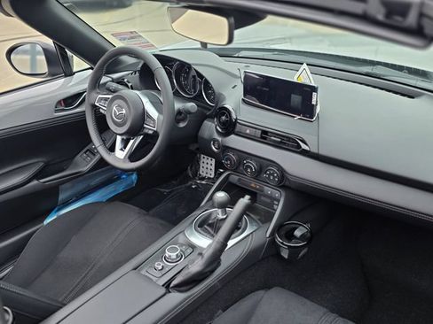 New 2026 MAZDA MX-5 Miata Club w/ Interior Package RWD image 9