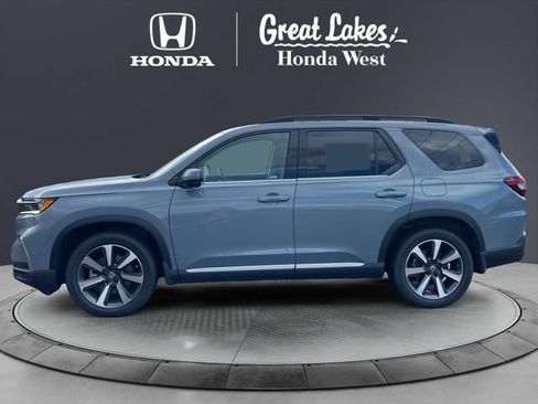 Certified 2023 Honda Pilot Touring image 2
