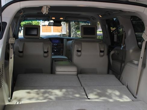 Used 2014 INFINITI QX80 4WD w/ Theater Package image 22
