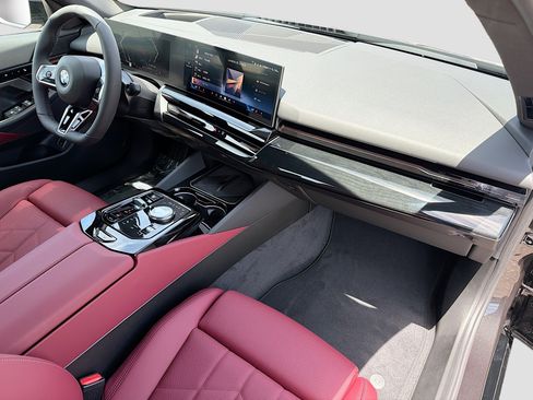 New 2026 BMW 530i xDrive w/ M Sport Package image 13