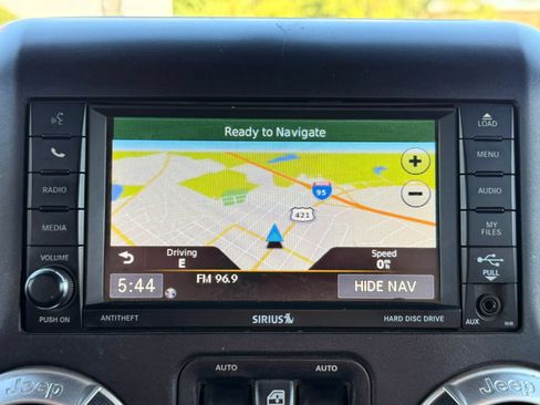 Used 2015 Jeep Wrangler Unlimited Sahara w/ Connectivity Group AWD/4WD image 21