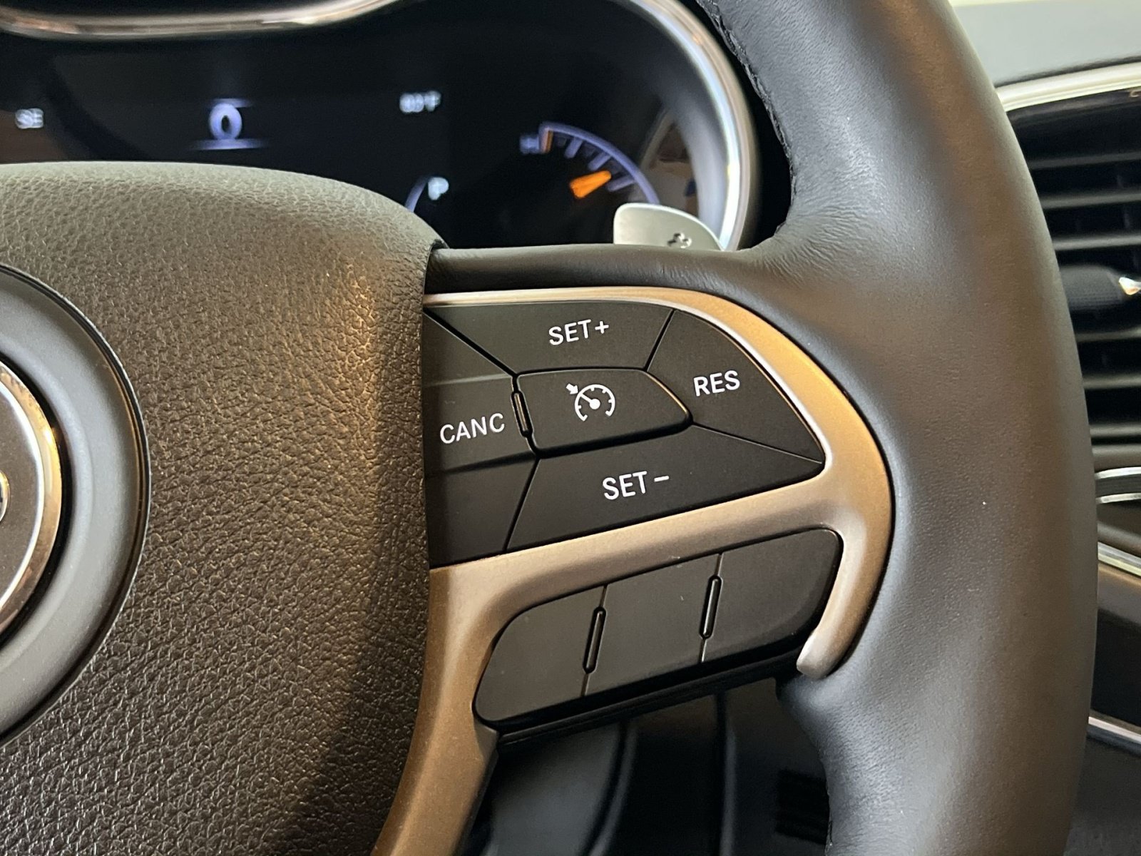 Used 2014 Jeep Grand Cherokee Limited w/ Trailer Tow Group IV AWD/4WD image 35