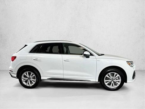 Used 2025 Audi Q3 2.0T Premium w/ Convenience Package AWD/4WD image 4