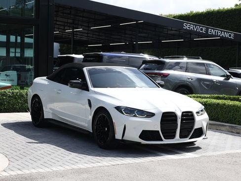 Used 2022 BMW M4 xDrive Competition AWD/4WD image 3