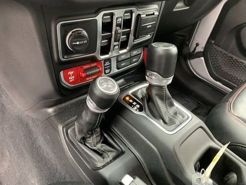 Used 2024 Jeep Wrangler Unlimited Rubicon image 21