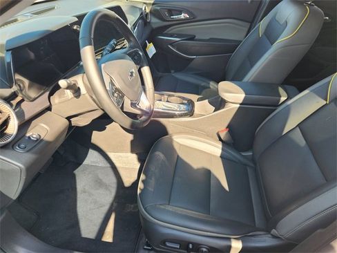 Used 2025 Chevrolet Trax ACTIV w/ Driver Confidence Package image 8