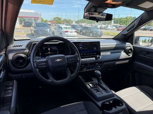 Used 2023 Chevrolet Colorado W/T RWD image 17