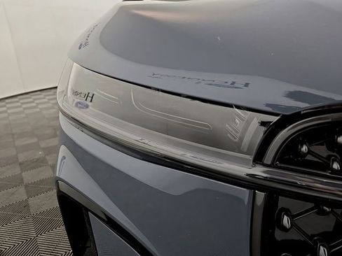 Used 2025 Lincoln Nautilus Premier w/ Equipment Group 102A image 9