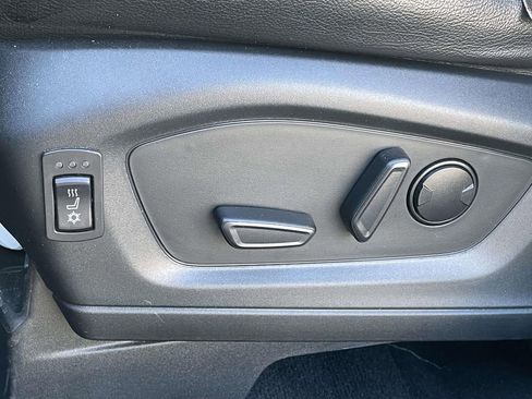 Used 2023 Ford Explorer XLT w/ Equipment Group 202A image 7