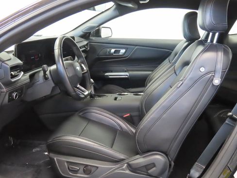 Used 2025 Ford Mustang Premium RWD image 6